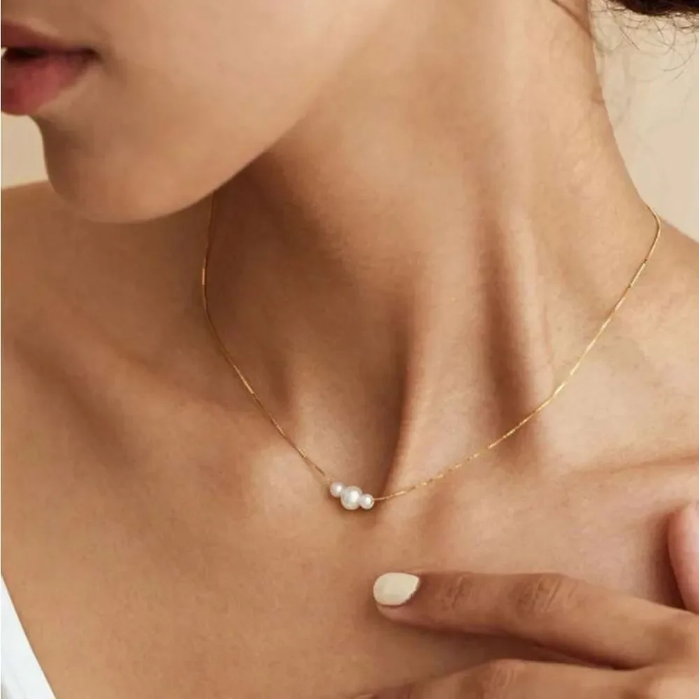 Gold Necklace with Pearls A1447